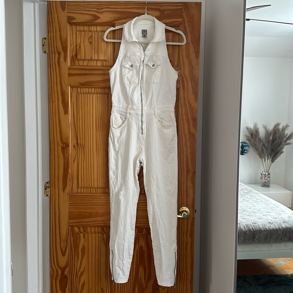 Guess White Skinny Jumpsuit with Sleek Design